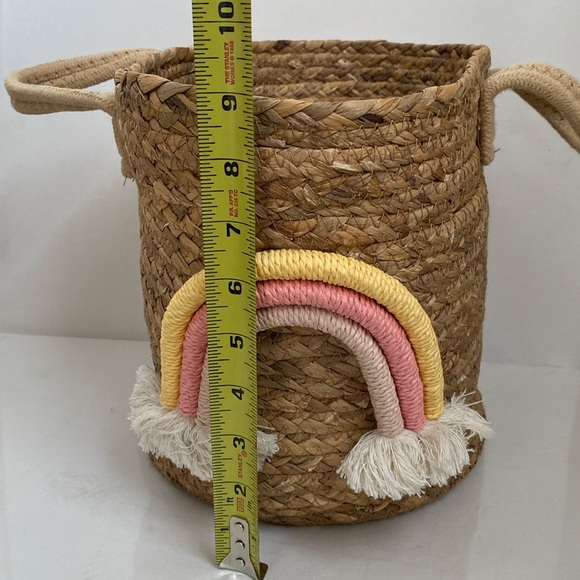 Basket with handles and rainbow design - Picture 12 of 13